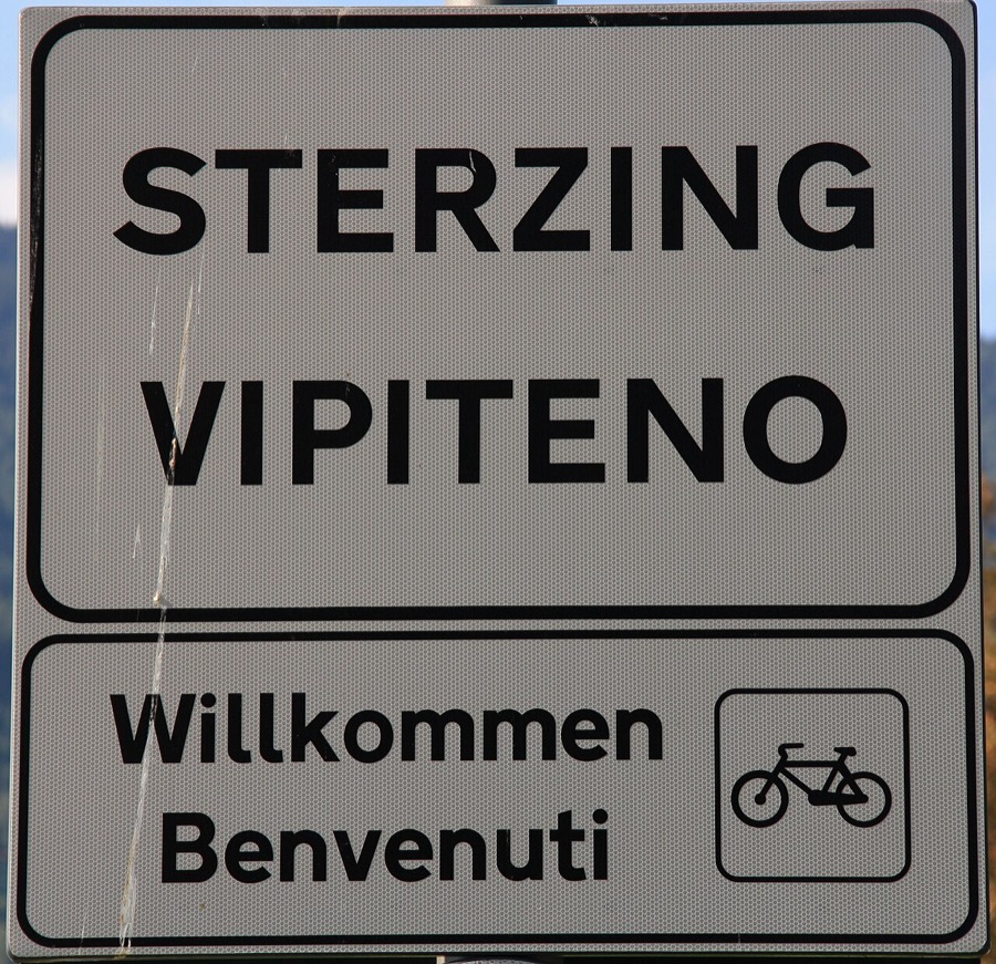 Sterzing / Vipiteno - South Tyrol bilingual sign